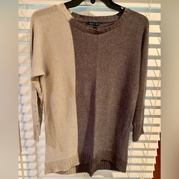 Cable & Gauge Silver and Gray Shimmery Sweater Size Small - Picture 1 of 8
